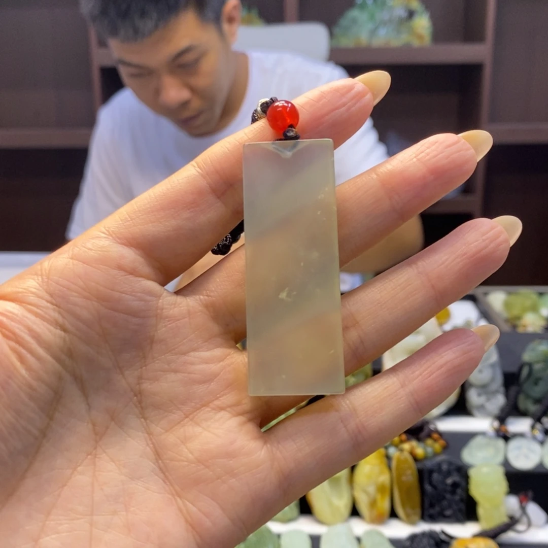 未镶嵌蛇纹石玉颈饰呦*呵