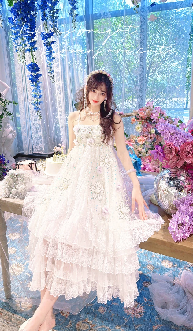 122 白雪公主蕾丝裙摆弹力胸围立体花朵双开宫廷摆吊带长款连衣裙