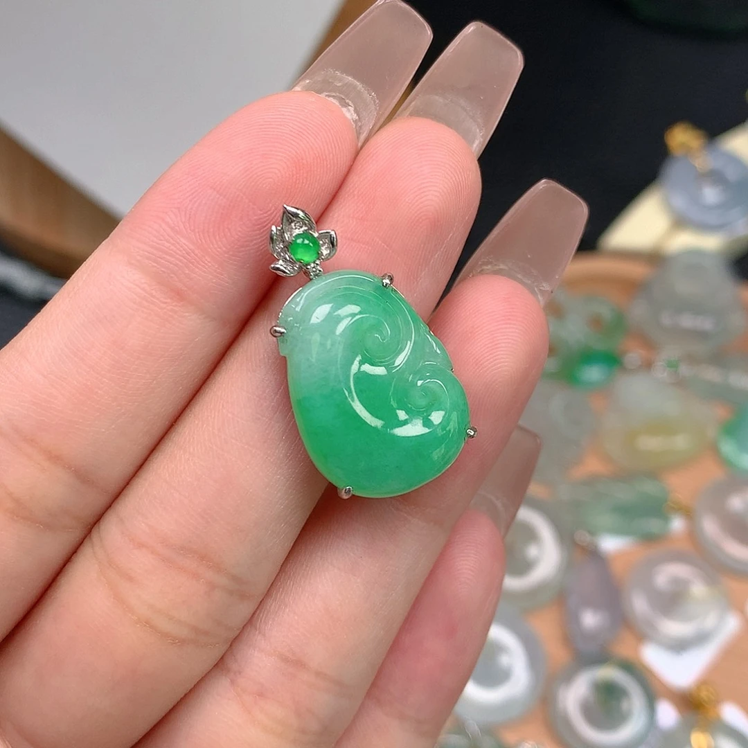 吊坠(不含链)18K金镶嵌翡翠