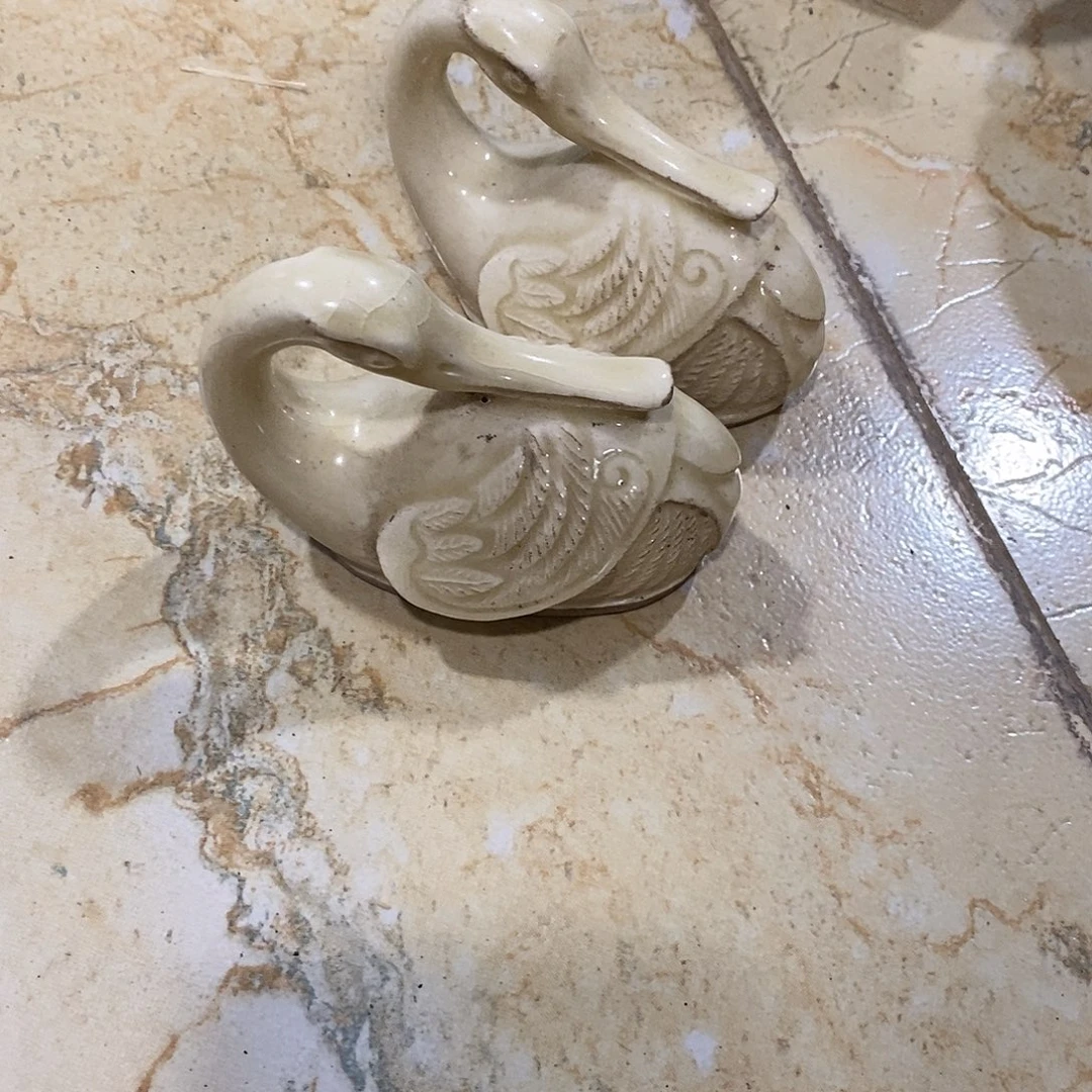 定窑的一对小天鹅