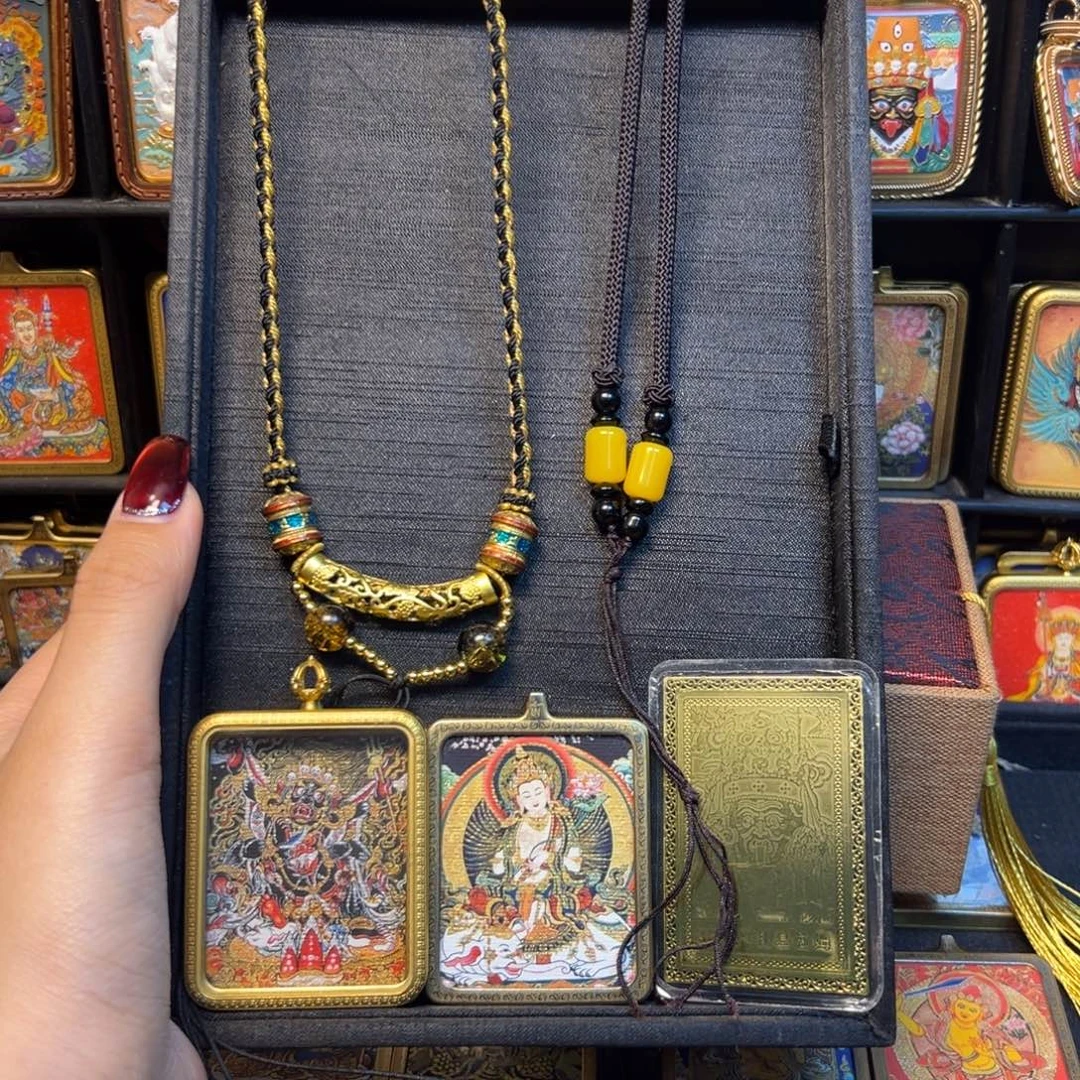 用***9吊坠美丽的小镇和美丽的