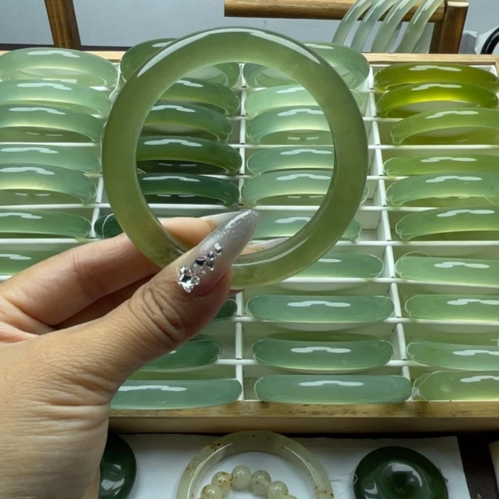 兜****蛇纹石玉合金手镯