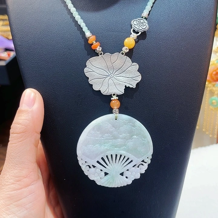 翡翠颈饰未镶嵌吊坠