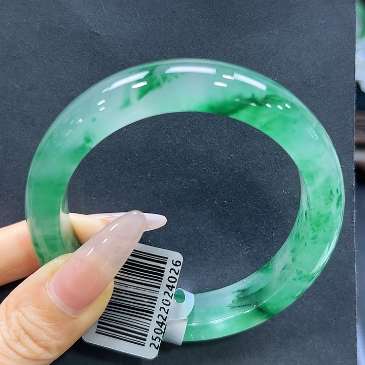 无***限未镶嵌手镯石英质玉（非洲翠）
