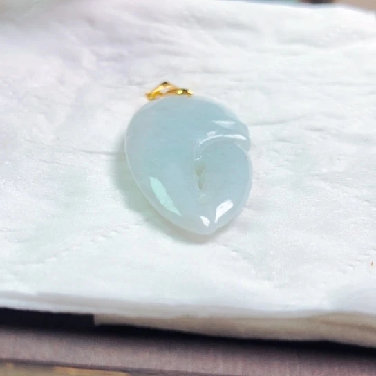 翡翠颈饰未镶嵌天*吊坠