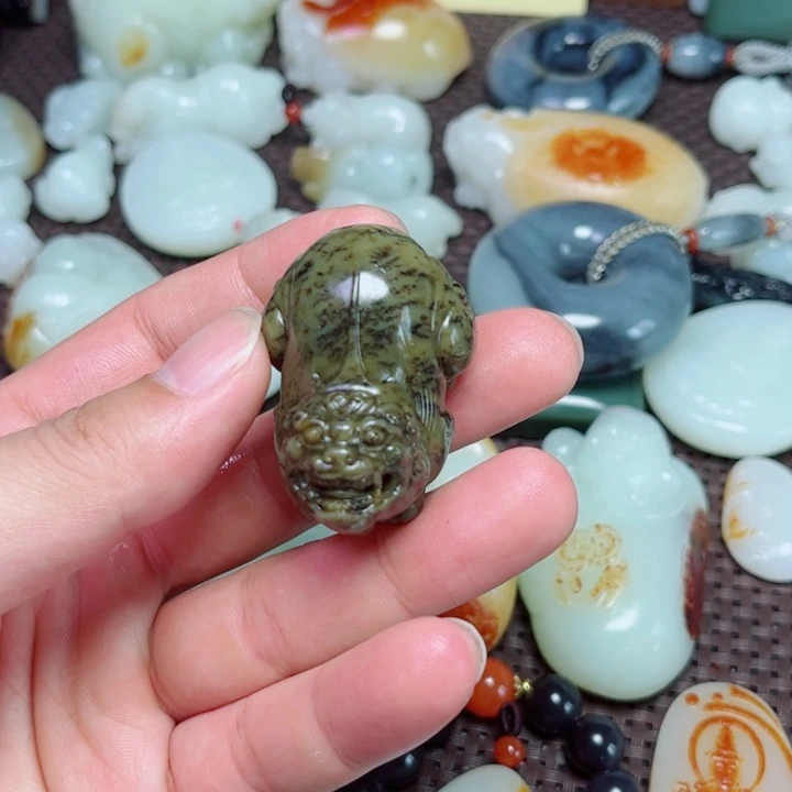 和田玉未镶嵌挂件