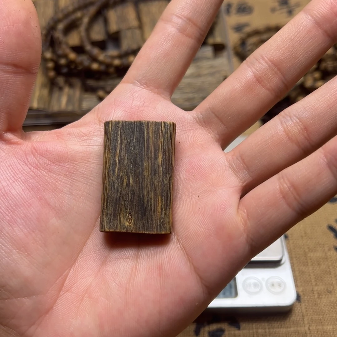 小***学沉香沉香碎屑小牌6克