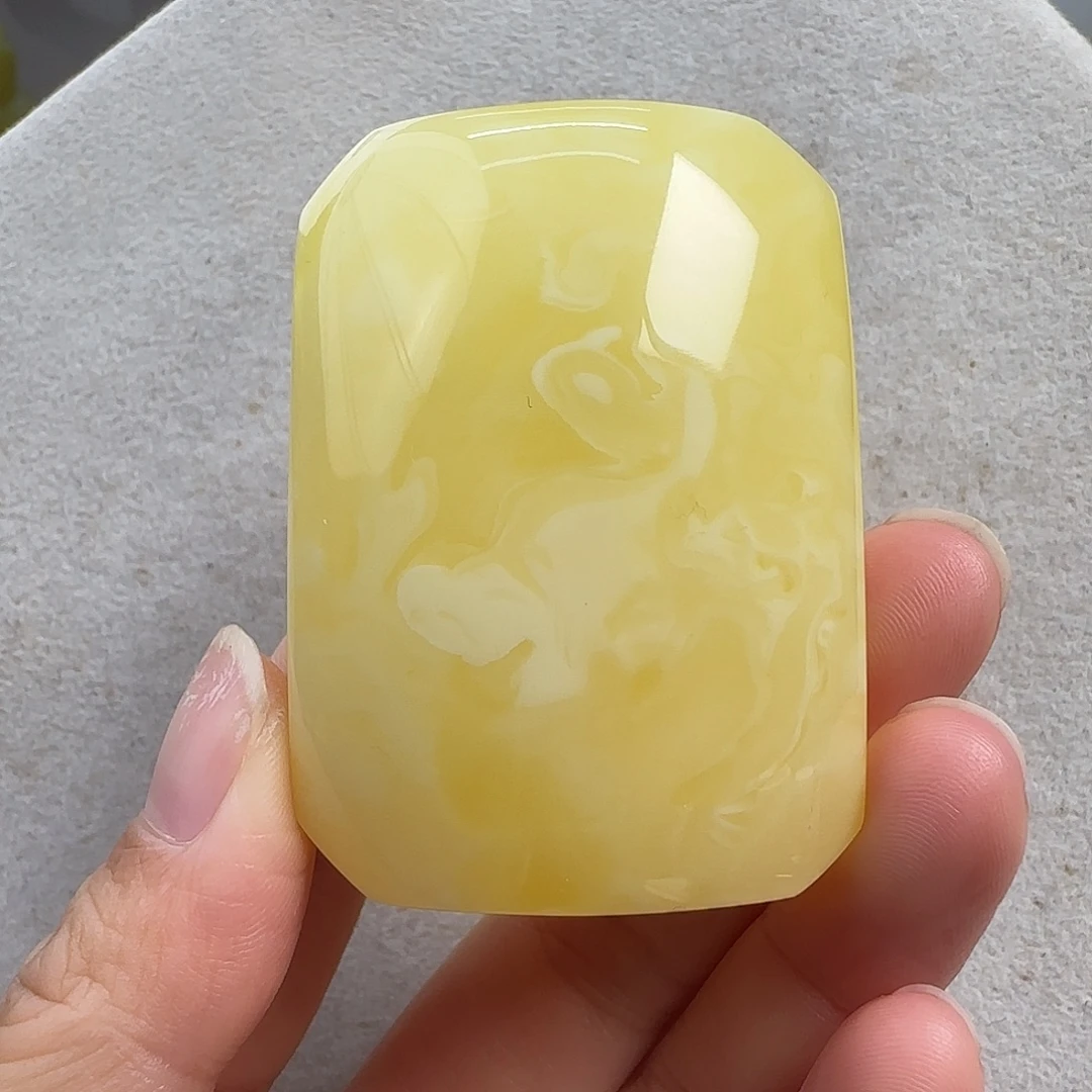 蜜蜡未镶嵌珠宝奇石