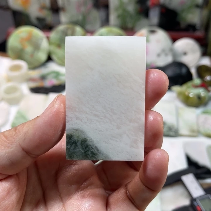 独山玉未镶嵌颈饰