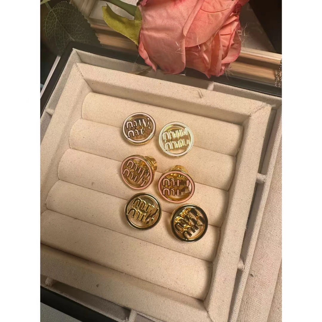 铜合金合成锆石耳饰 M字母圆形耳钉小众高级气质耳饰 00S137