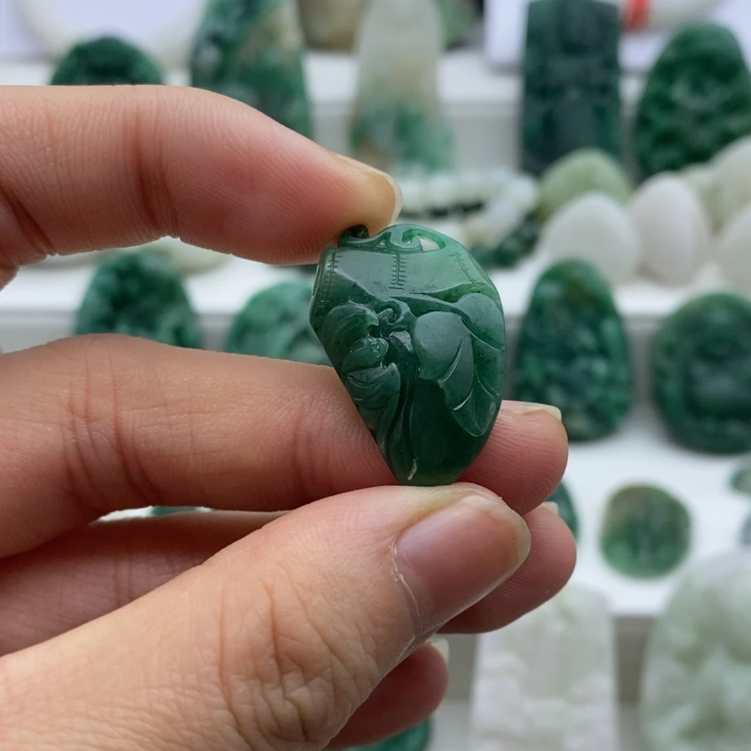 独山玉颈饰未镶嵌