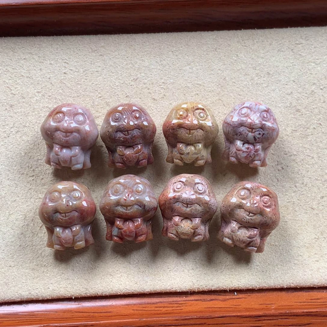 未镶嵌大耳朵兔漏140/组。12硅化珊瑚（珊瑚玉）