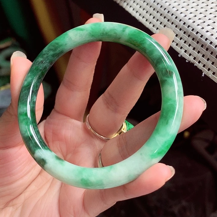 翡翠未镶嵌手镯翡翠