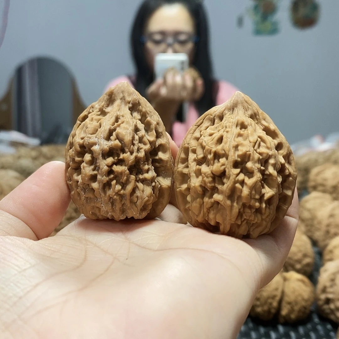 吊坠文玩核桃蚂蚁王37黄尖