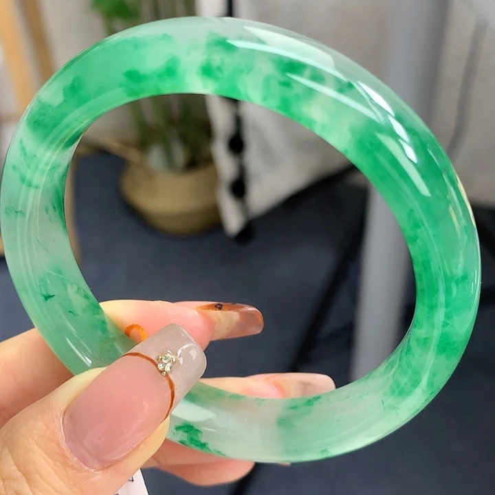 未镶嵌手镯石英质玉