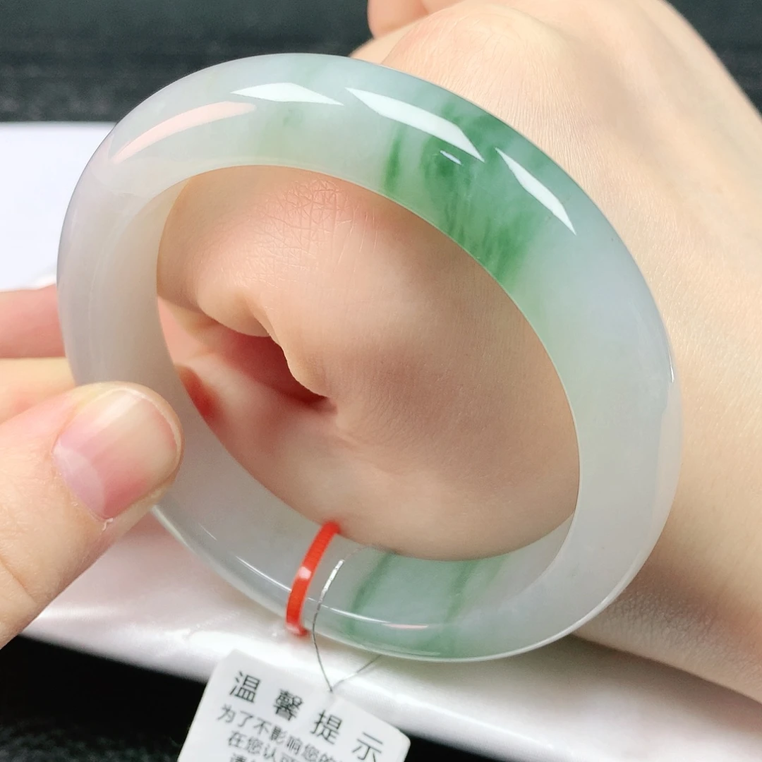 翡翠手镯未镶嵌57圈