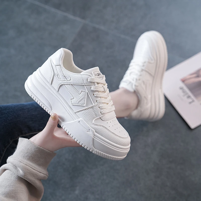 女鞋小白鞋休闲百搭春秋透气运动鞋网红潮鞋学生ins韩版平底2025