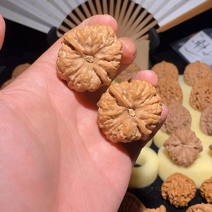 文玩核桃手把件蛤蟆