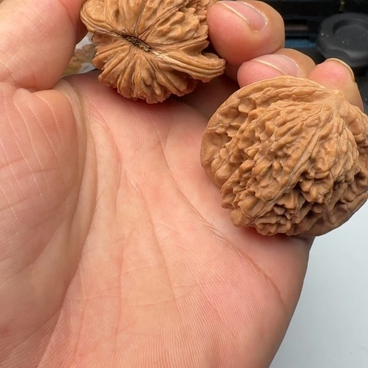 ****事吊坠桃核四座咯43