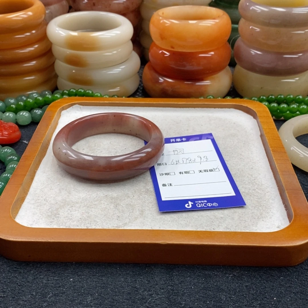 十****石英岩玉未镶嵌手镯（圆镯）