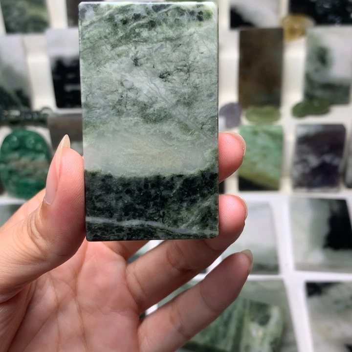 未镶嵌独山玉颈饰