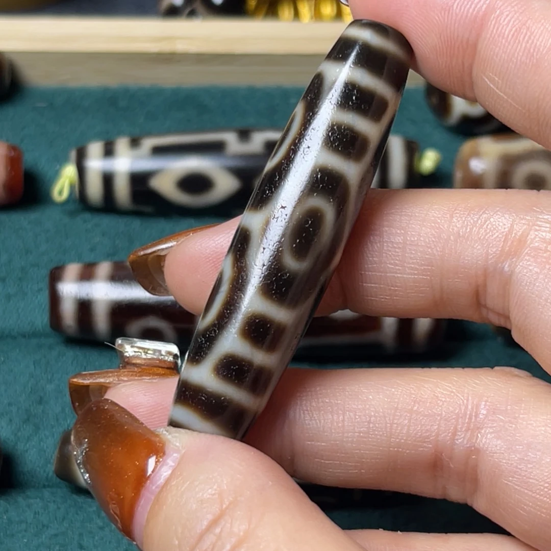 玛瑙/玉髓颈饰未镶嵌市***某