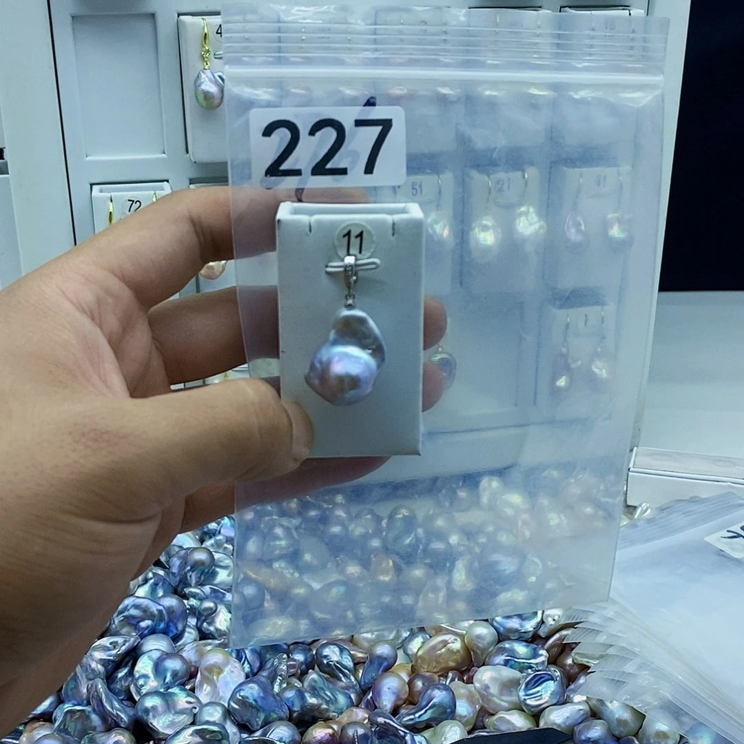 淡水珍珠合金颈饰