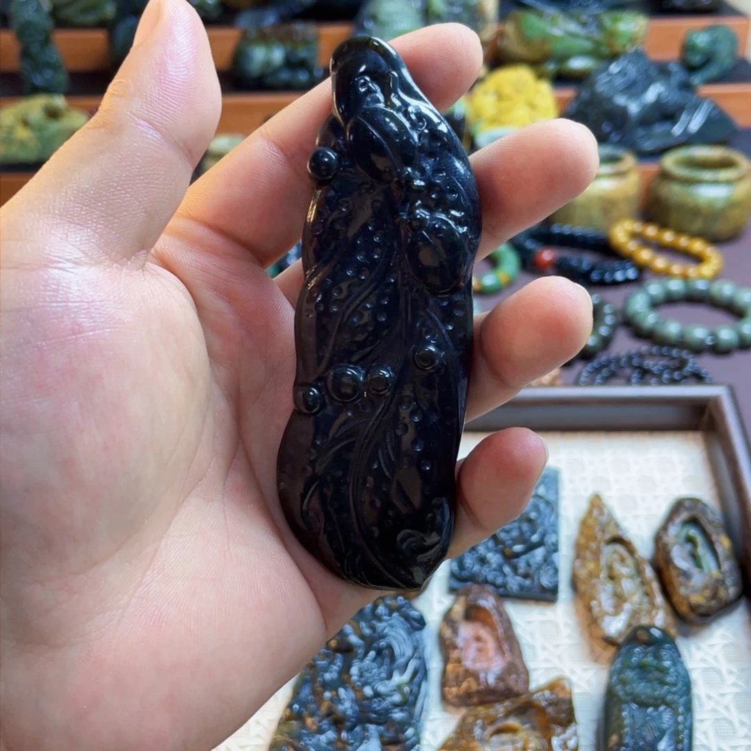 【闪购商品】未镶嵌岫岩河磨玉（透闪石质玉）挂件