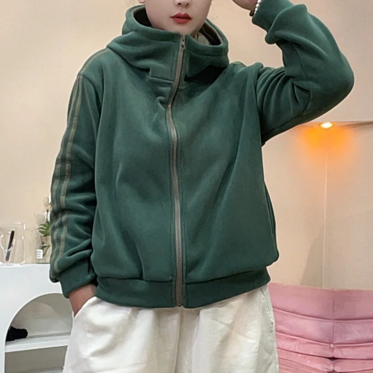 972 时尚休闲颗粒绒连帽短外套女新款百搭洋气
