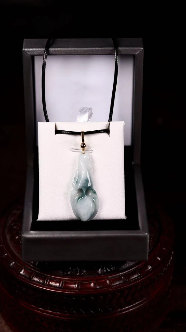 纯天然翡翠A货·玉兰花27