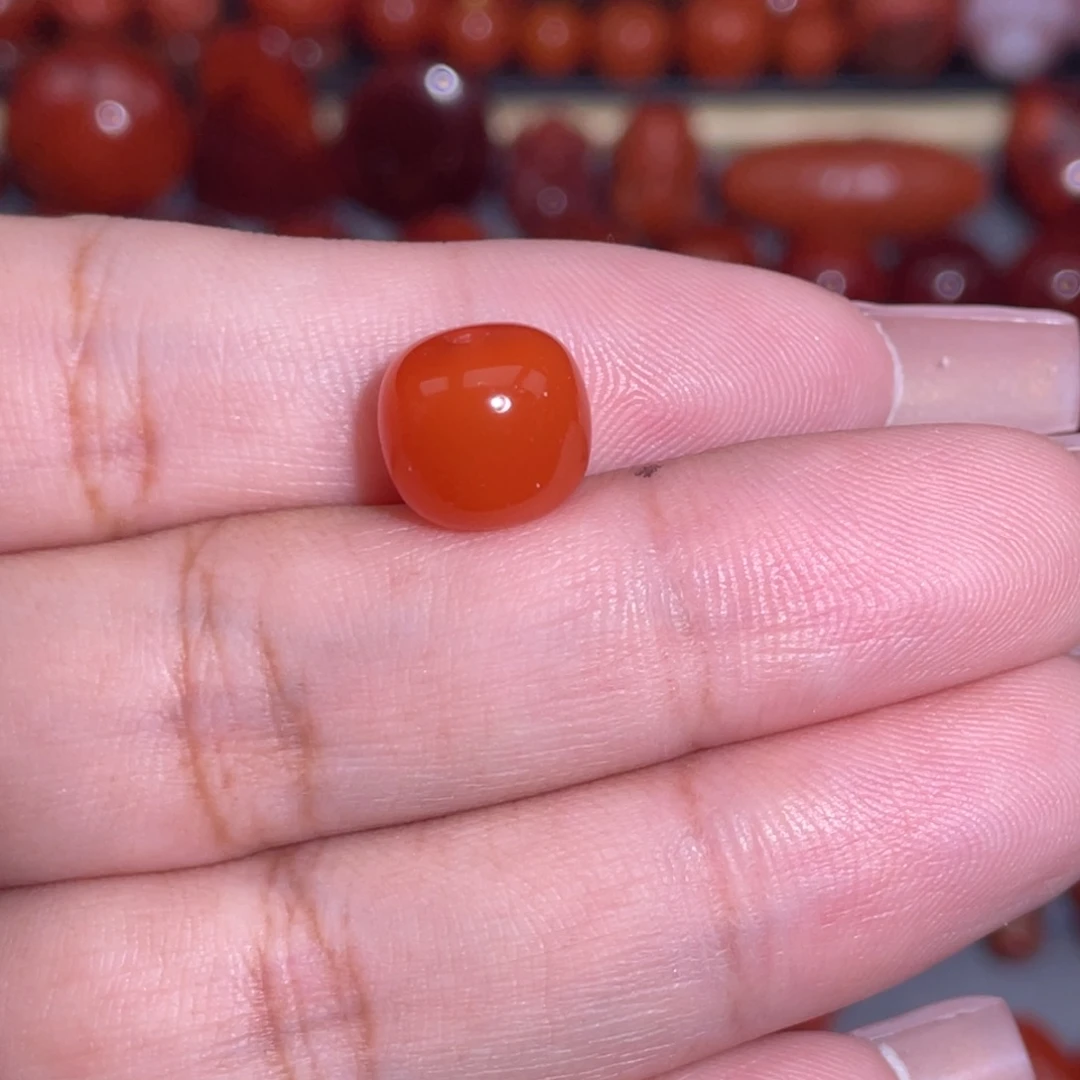 馋***店南红玛瑙未镶嵌老型