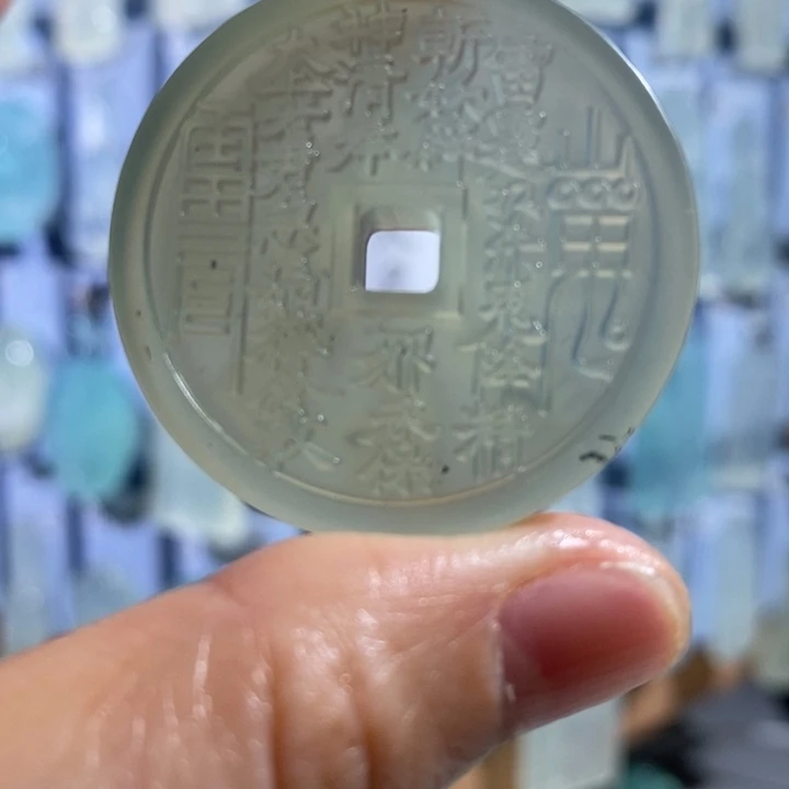 岫玉未镶嵌颈饰吊坠