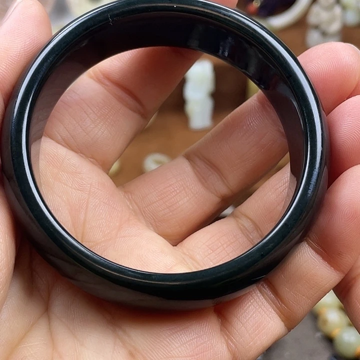 和田玉未镶嵌车挂