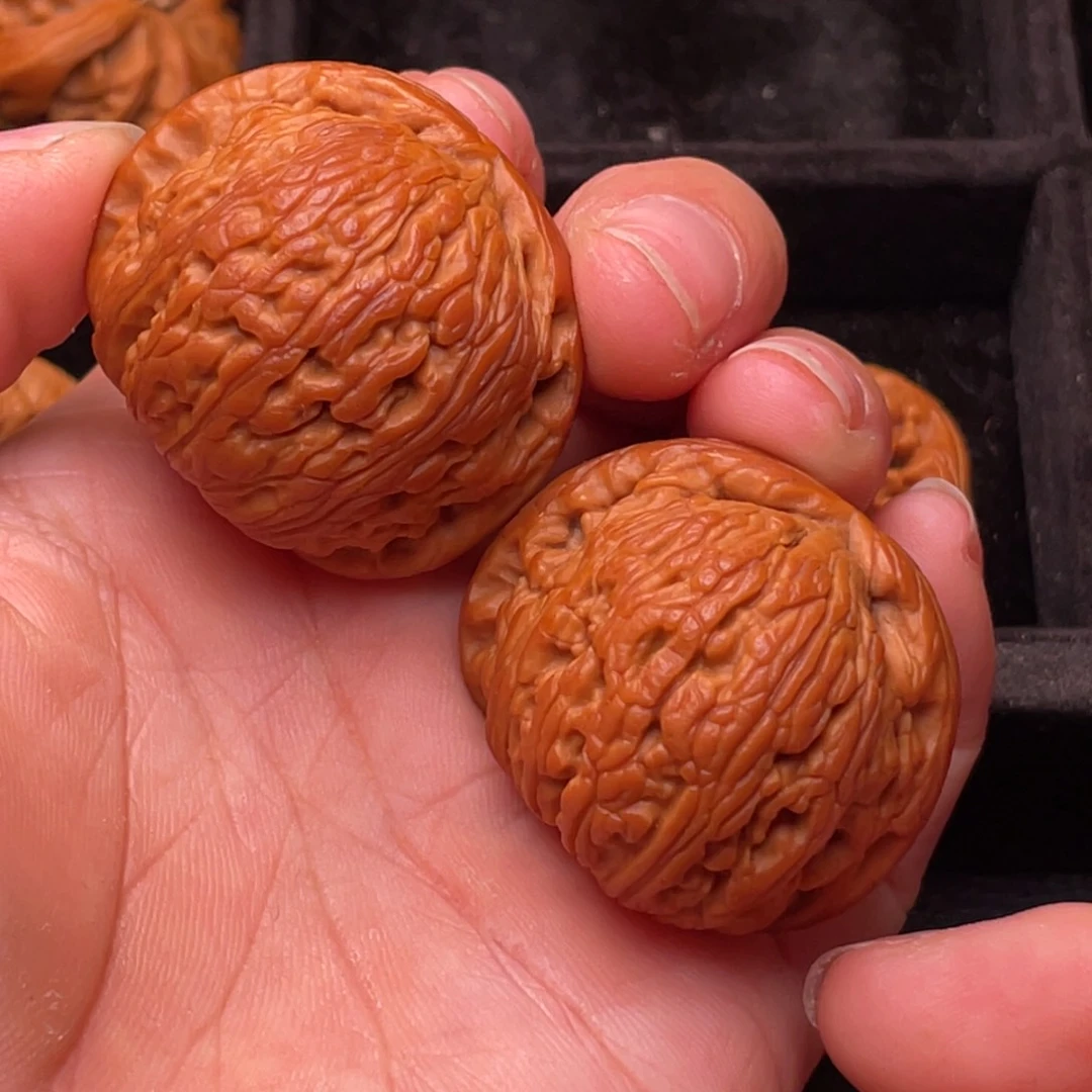 文玩核桃把件秦岭野生核桃