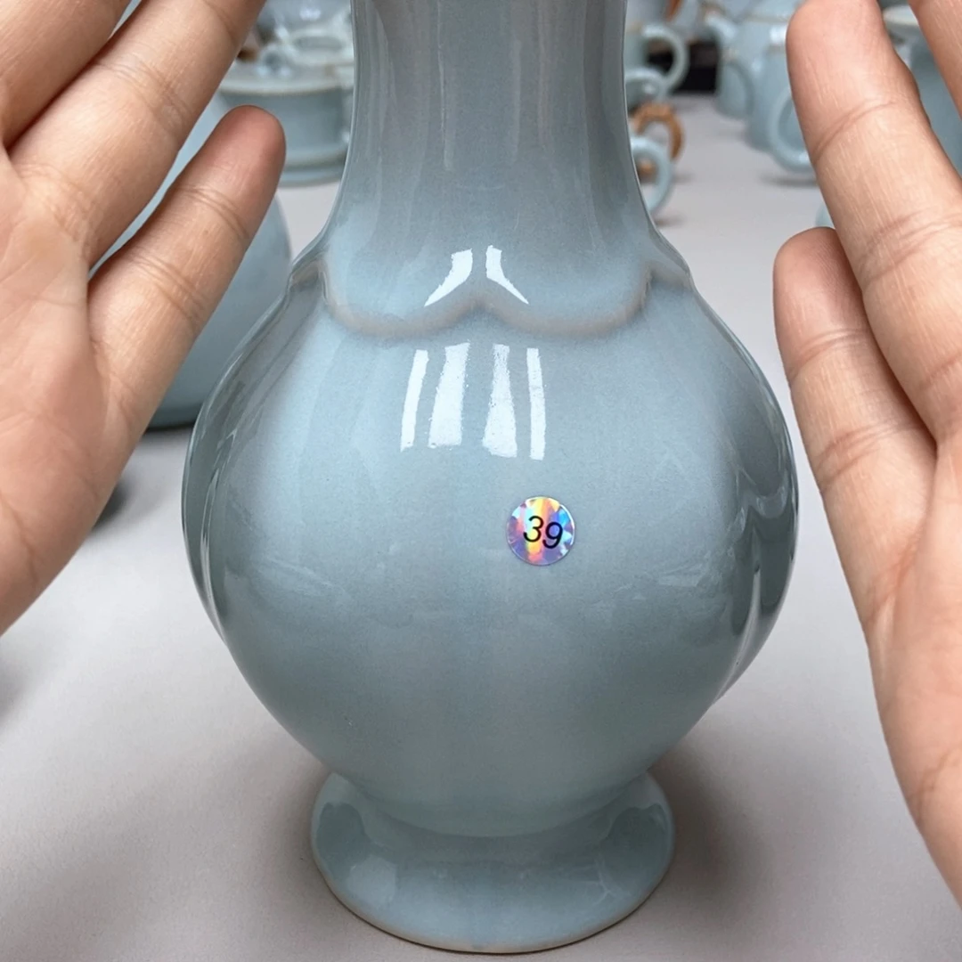 墨***光瑕品，天青色花瓶39号