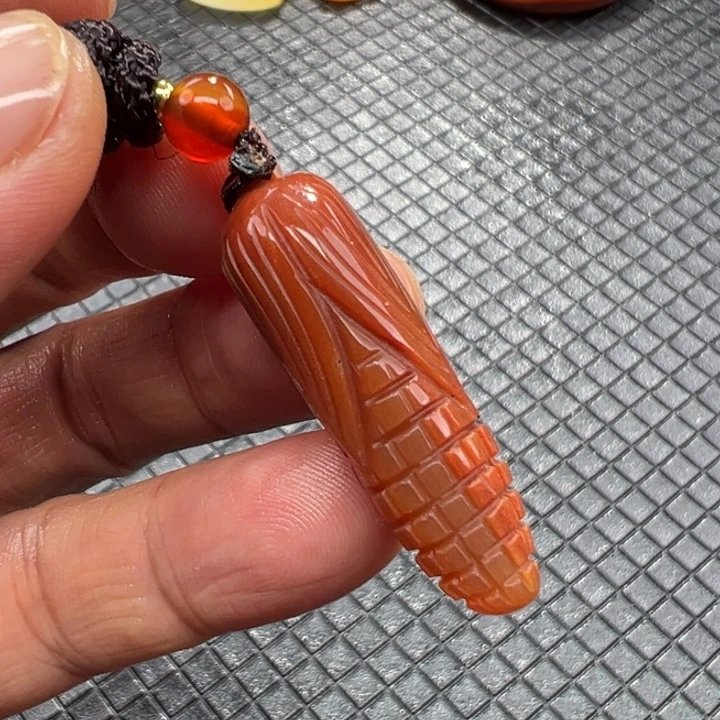 石英质玉（黄龙玉）颈饰未镶嵌