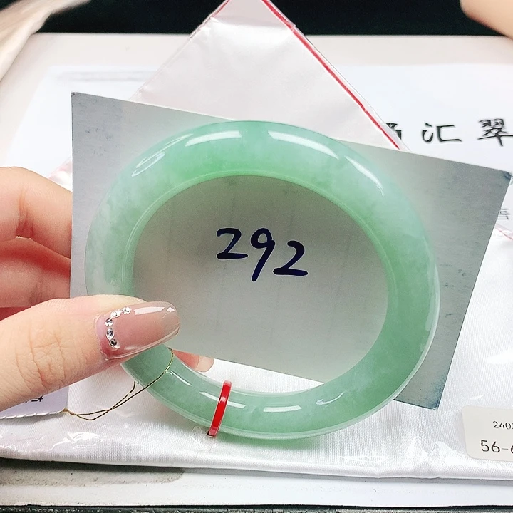 翡翠手镯（圆镯）未镶嵌缅甸天然a货手镯56