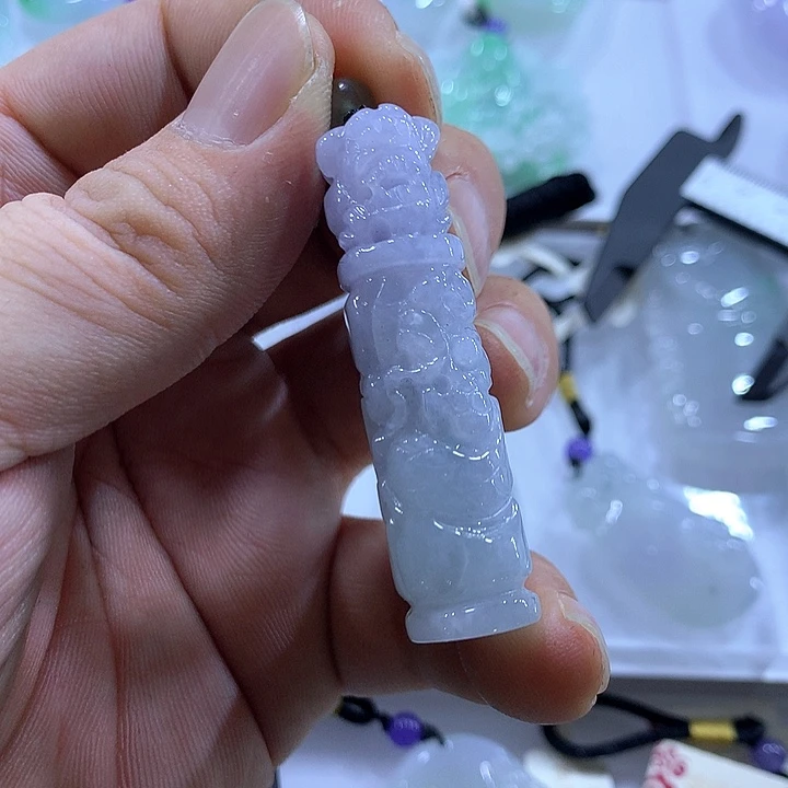 翡翠未镶嵌颈饰天然翡翠A货吊坠