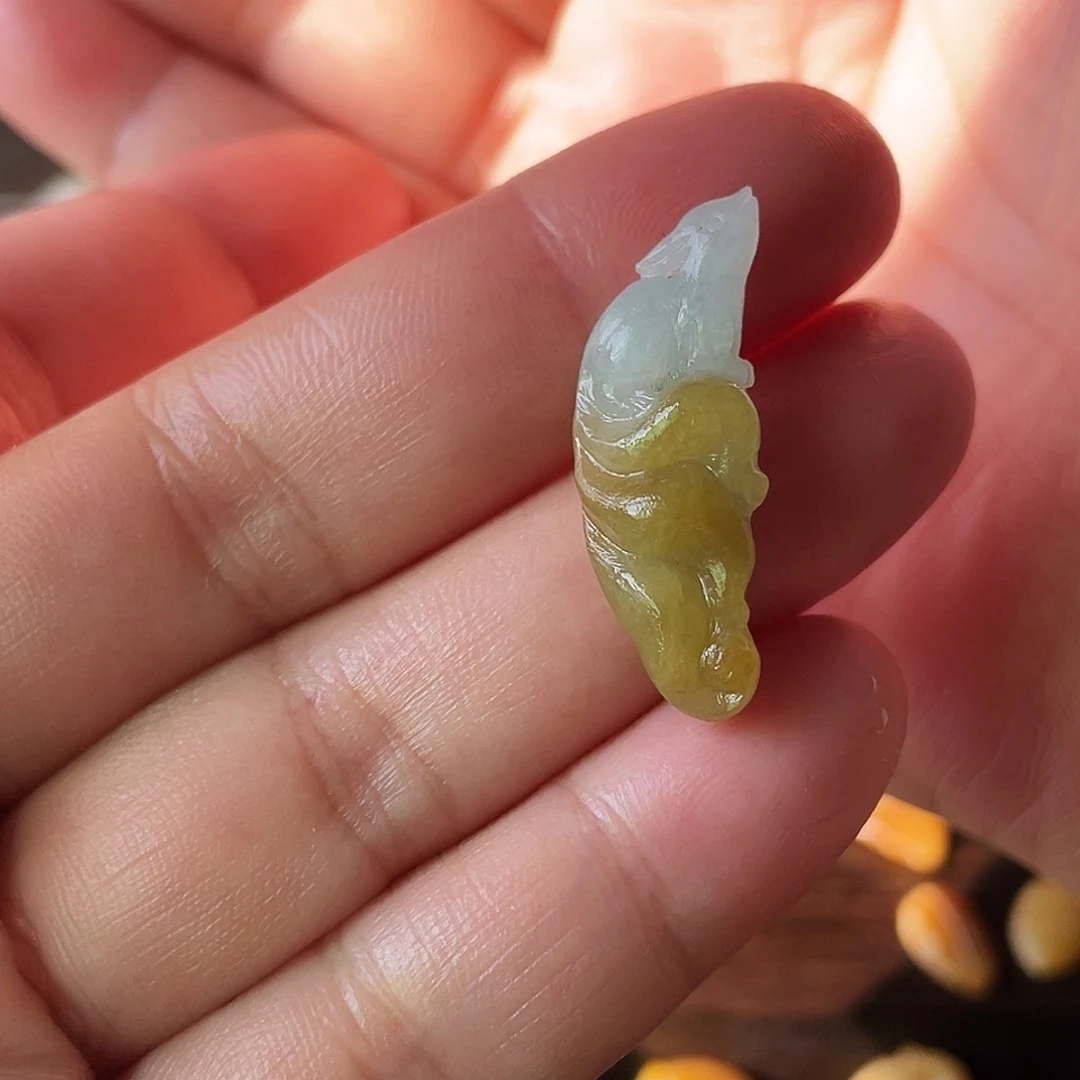 定制翡翠未镶嵌天然翡翠狐狸