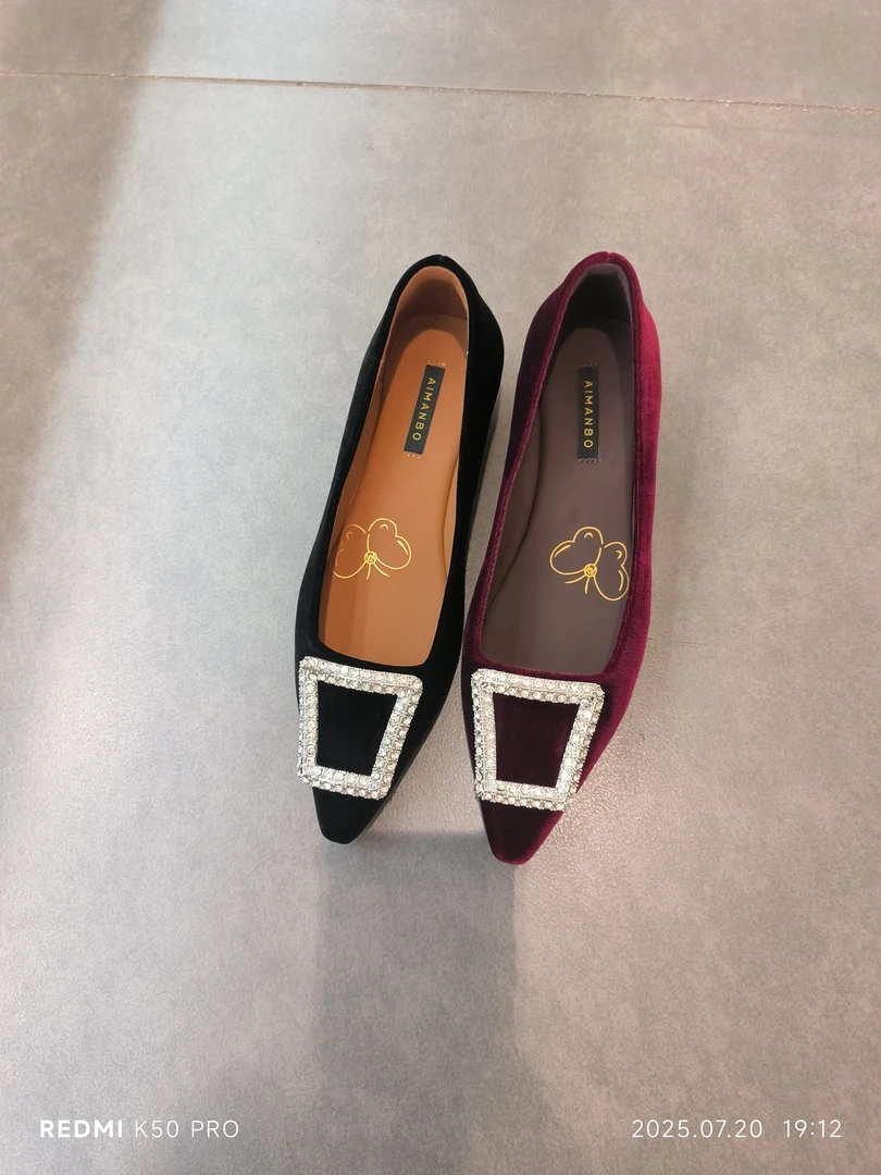 漫步佳人丝绒瓢鞋休闲尖头平底平跟女士浅口女鞋方头