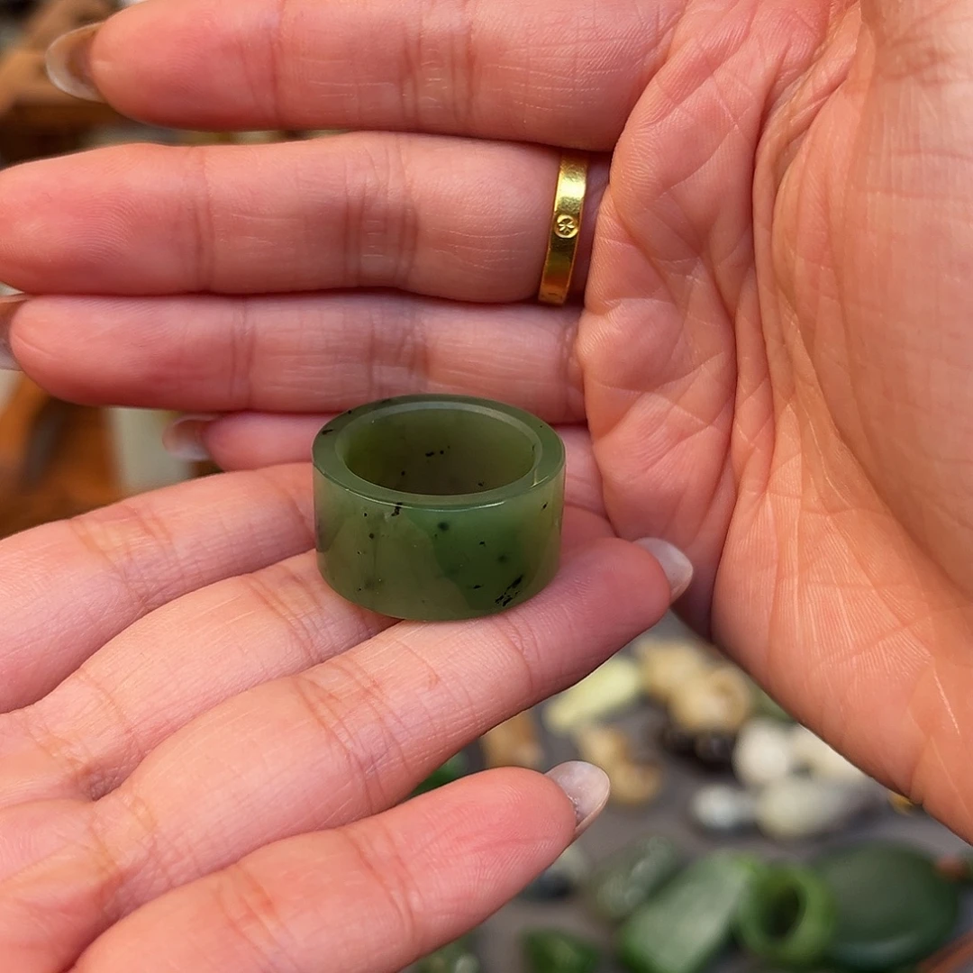 我***烂和田玉（糖玉）未镶嵌颈饰