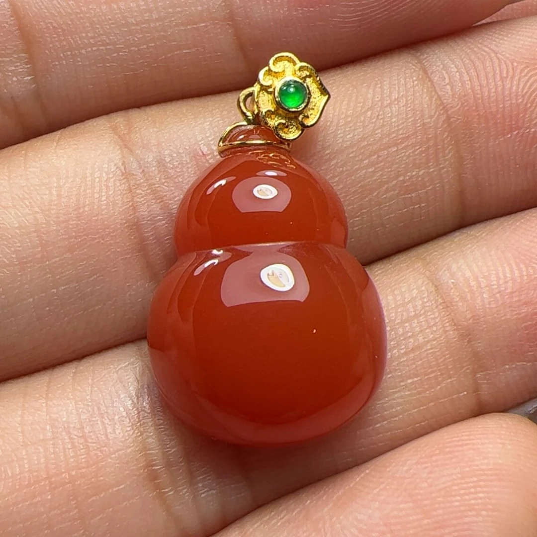 18K金镶嵌吊坠南红玛瑙