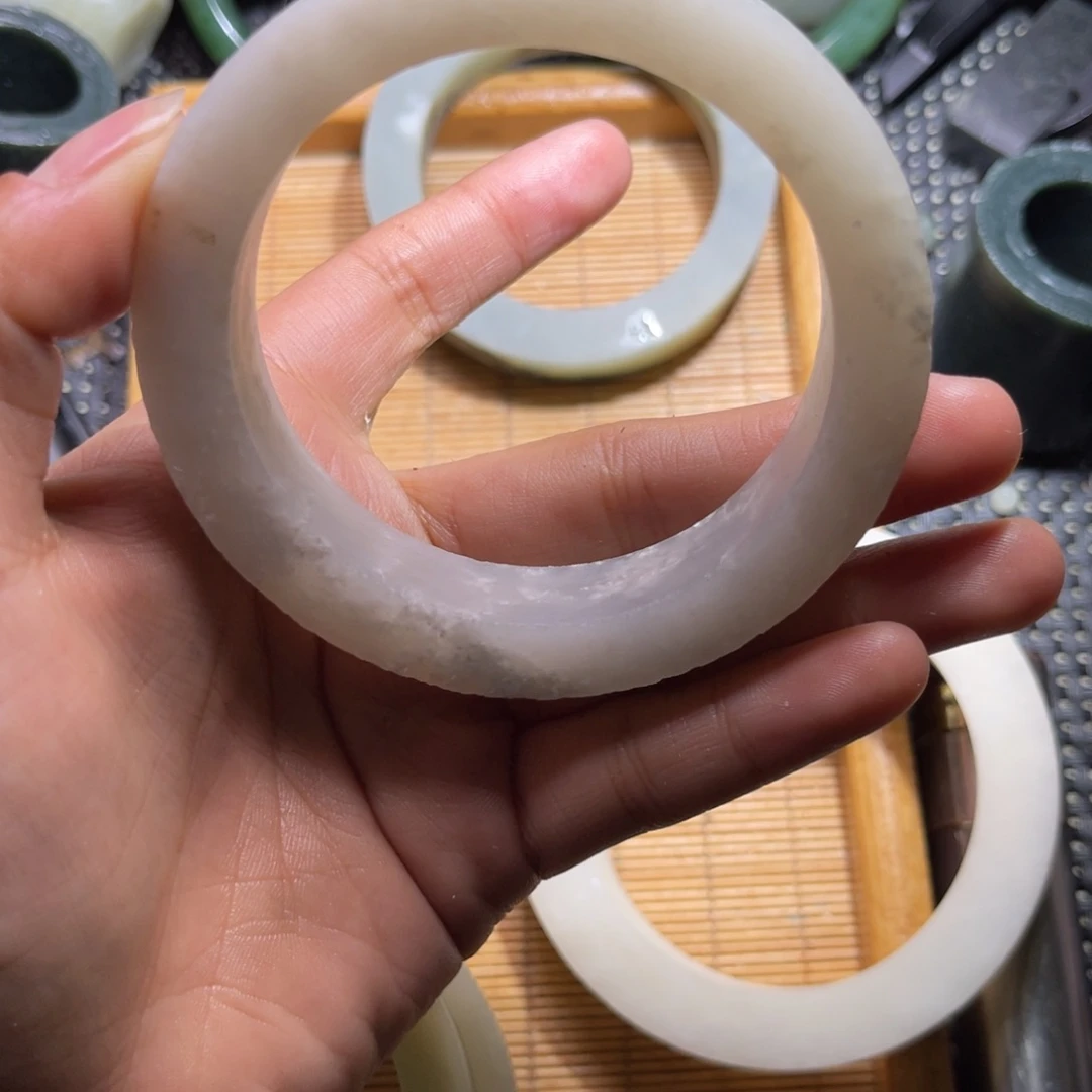 未镶嵌和田玉车挂