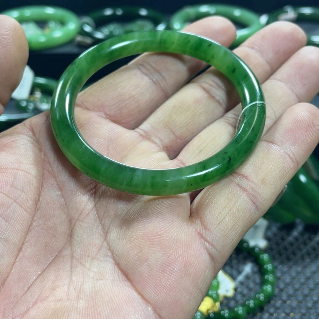 和田玉（碧玉）未镶嵌手镯