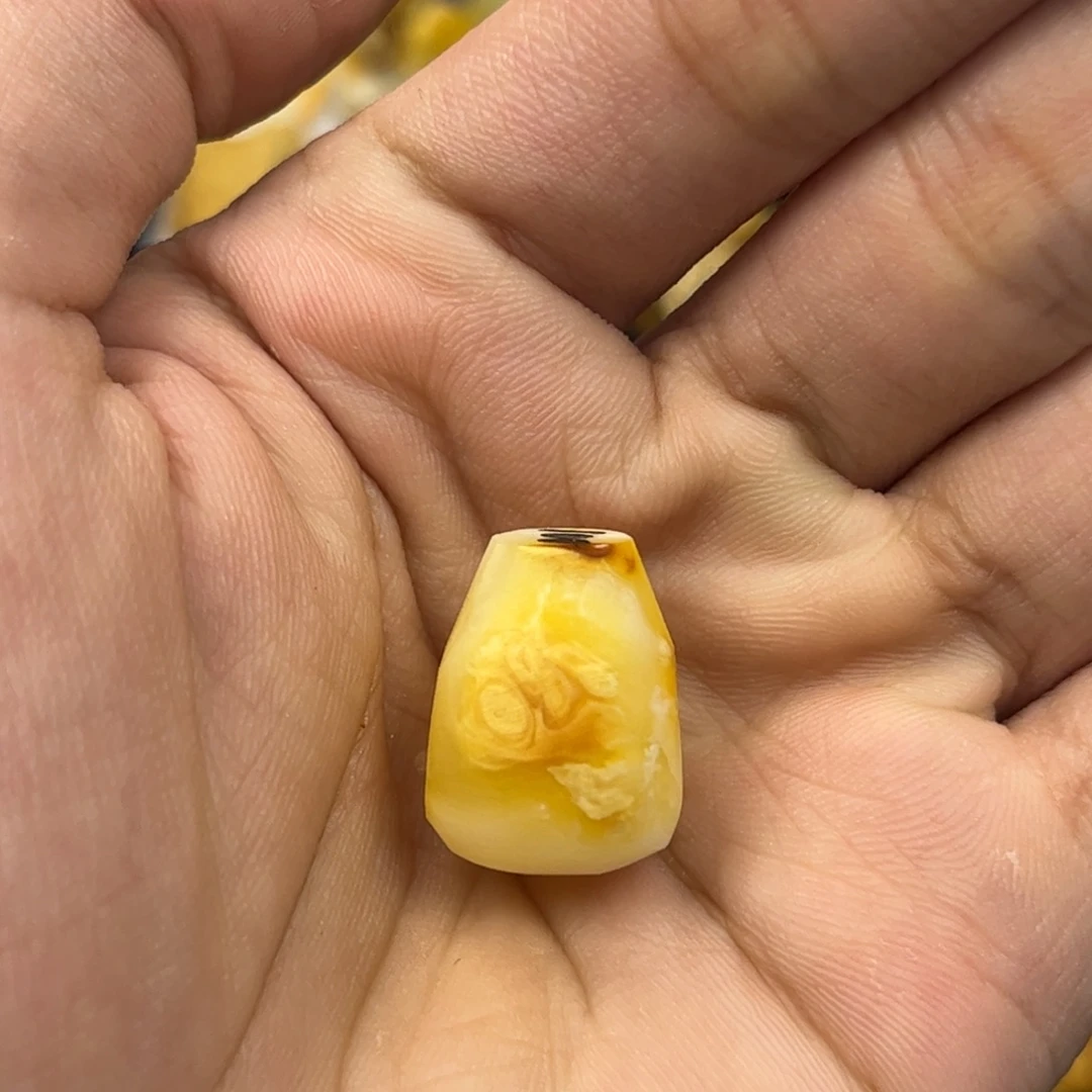 定制琥珀未镶嵌蜜蜡定制