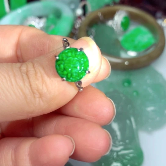 翡翠吊坠(不含链)未镶嵌