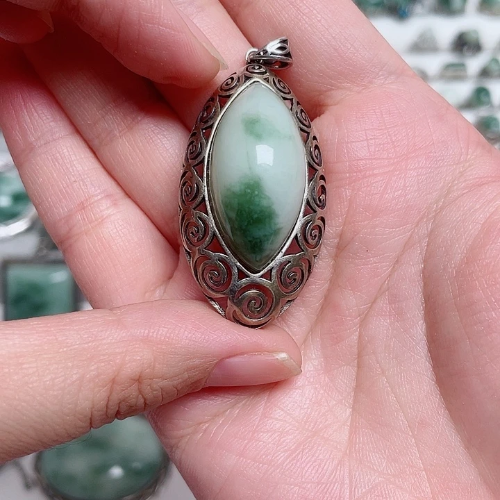 透闪石-蛇纹石玉银S925镶嵌颈饰