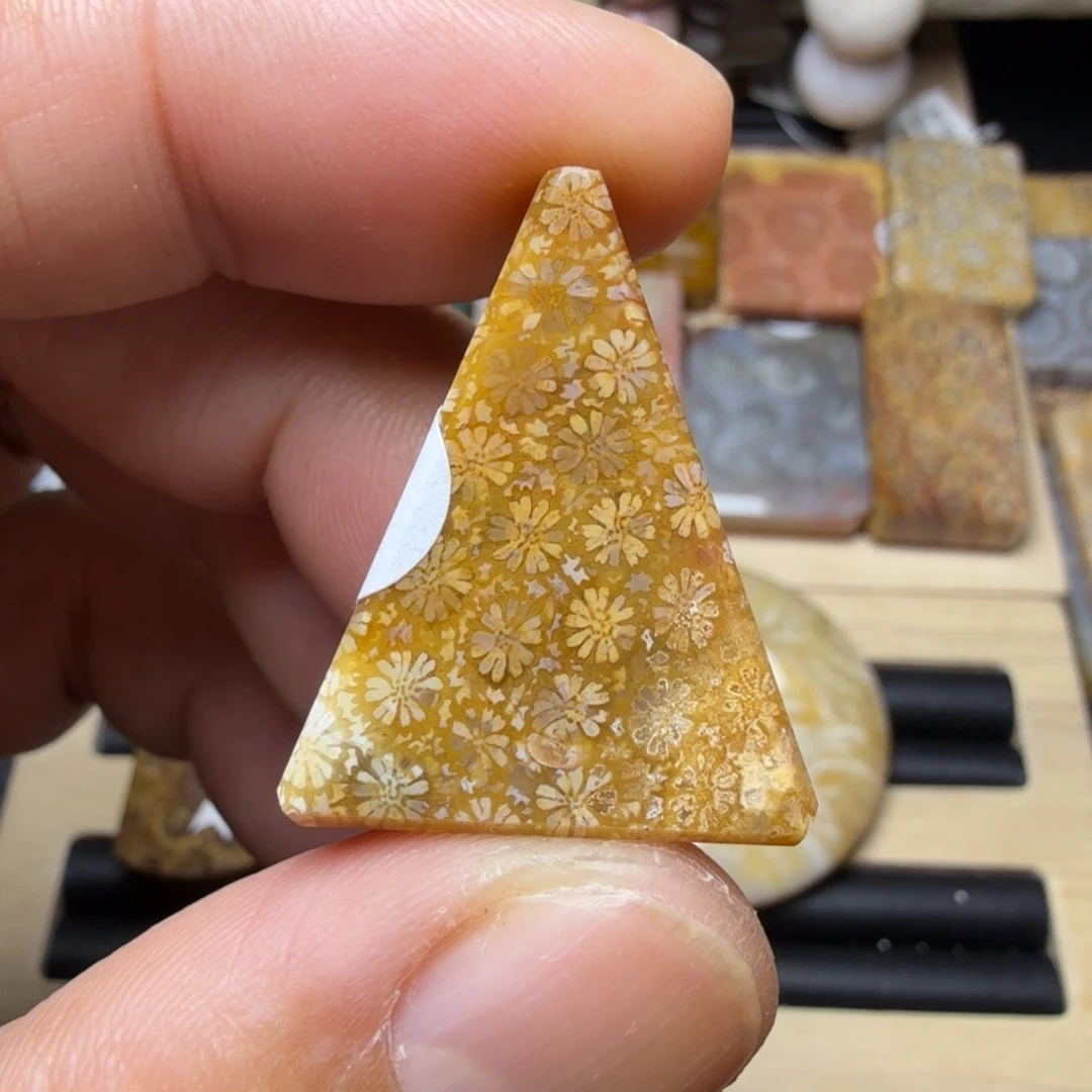 硅化玉未镶嵌纯天然色有机玉石保真色