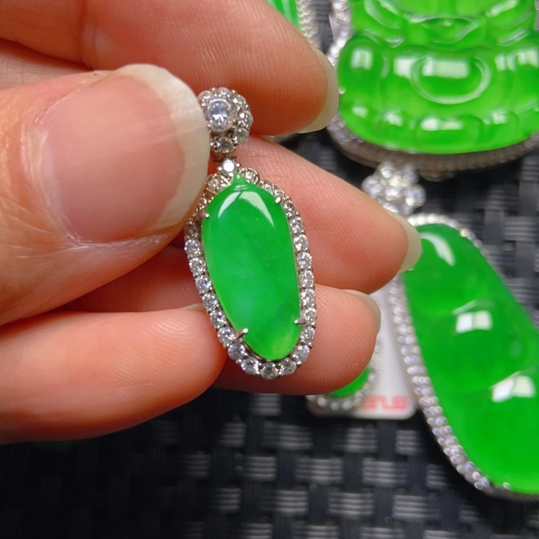 翡翠银S925镶嵌颈饰福瓜吊坠