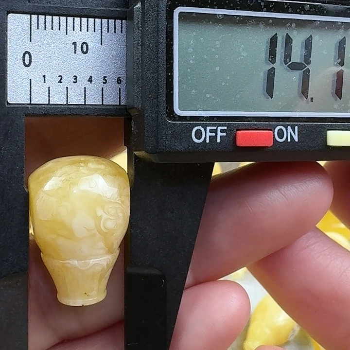 蜜蜡未镶嵌裸石38杂